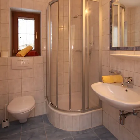 弗瑞恩海姆托尼斯公寓 *